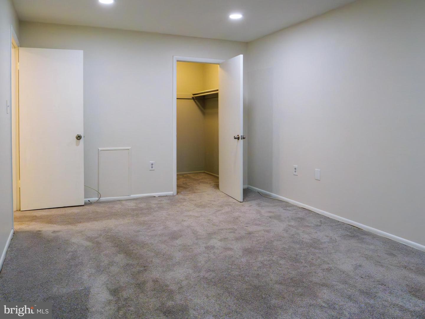 3376 WOODBURN RD #24, ANNANDALE, Virginia 22003, 1 Bedroom Bedrooms, ,1 BathroomBathrooms,Residential,For sale,3376 WOODBURN RD #24,VAFX2255848 MLS # VAFX2255848