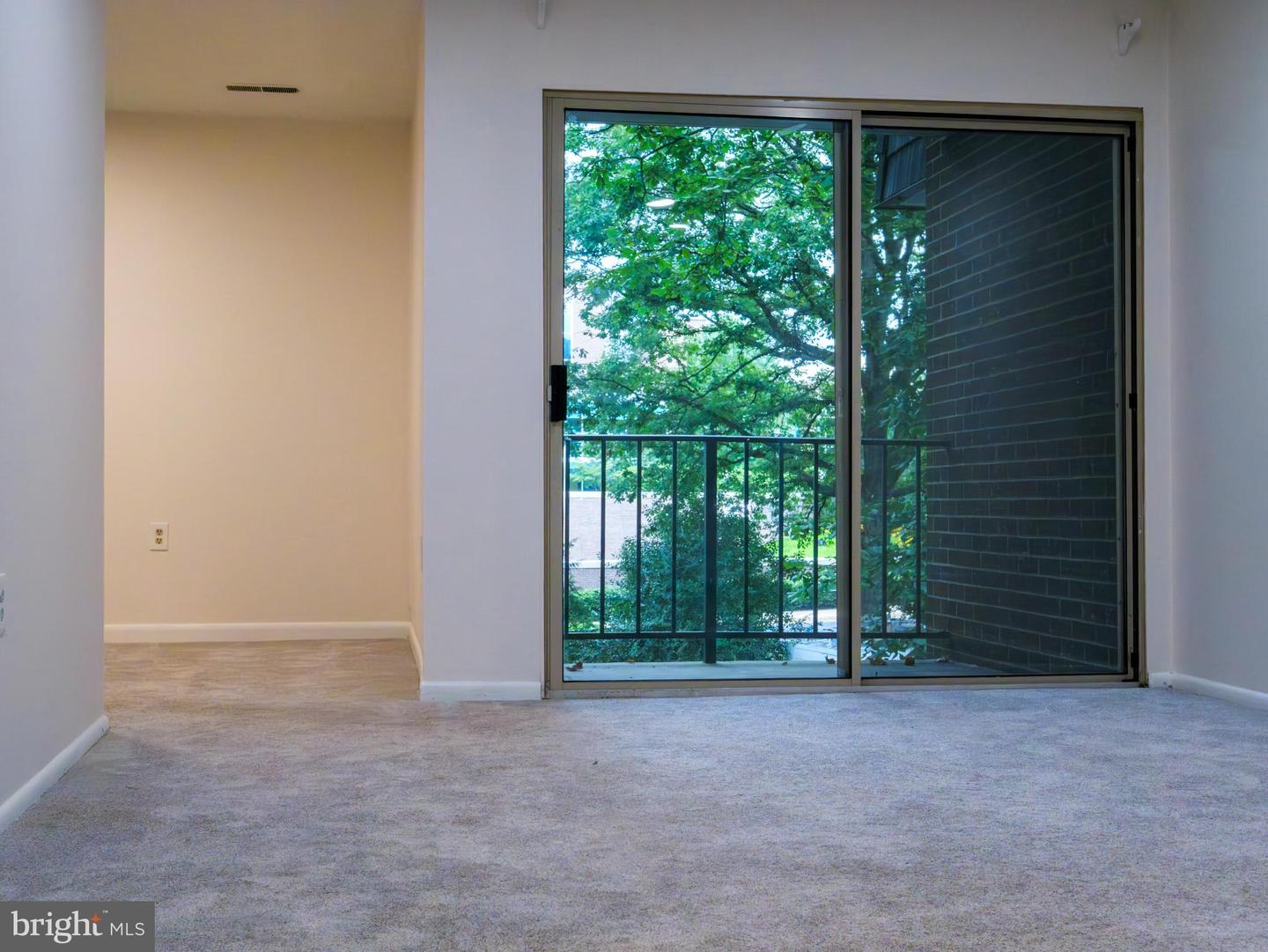 3376 WOODBURN RD #24, ANNANDALE, Virginia 22003, 1 Bedroom Bedrooms, ,1 BathroomBathrooms,Residential,For sale,3376 WOODBURN RD #24,VAFX2255848 MLS # VAFX2255848