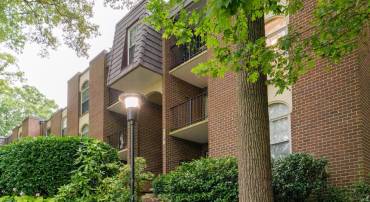 3376 WOODBURN RD #24, ANNANDALE, Virginia 22003, 1 Bedroom Bedrooms, ,1 BathroomBathrooms,Residential,For sale,3376 WOODBURN RD #24,VAFX2255848 MLS # VAFX2255848