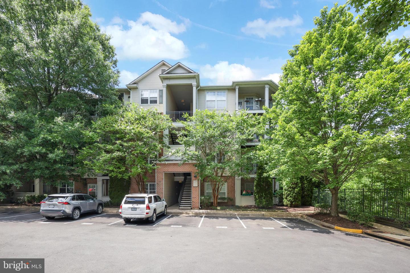 12108 GARDEN GROVE CIR #203, FAIRFAX, Virginia 22030, 1 Bedroom Bedrooms, ,1 BathroomBathrooms,Residential,For sale,12108 GARDEN GROVE CIR #203,VAFX2255998 MLS # VAFX2255998