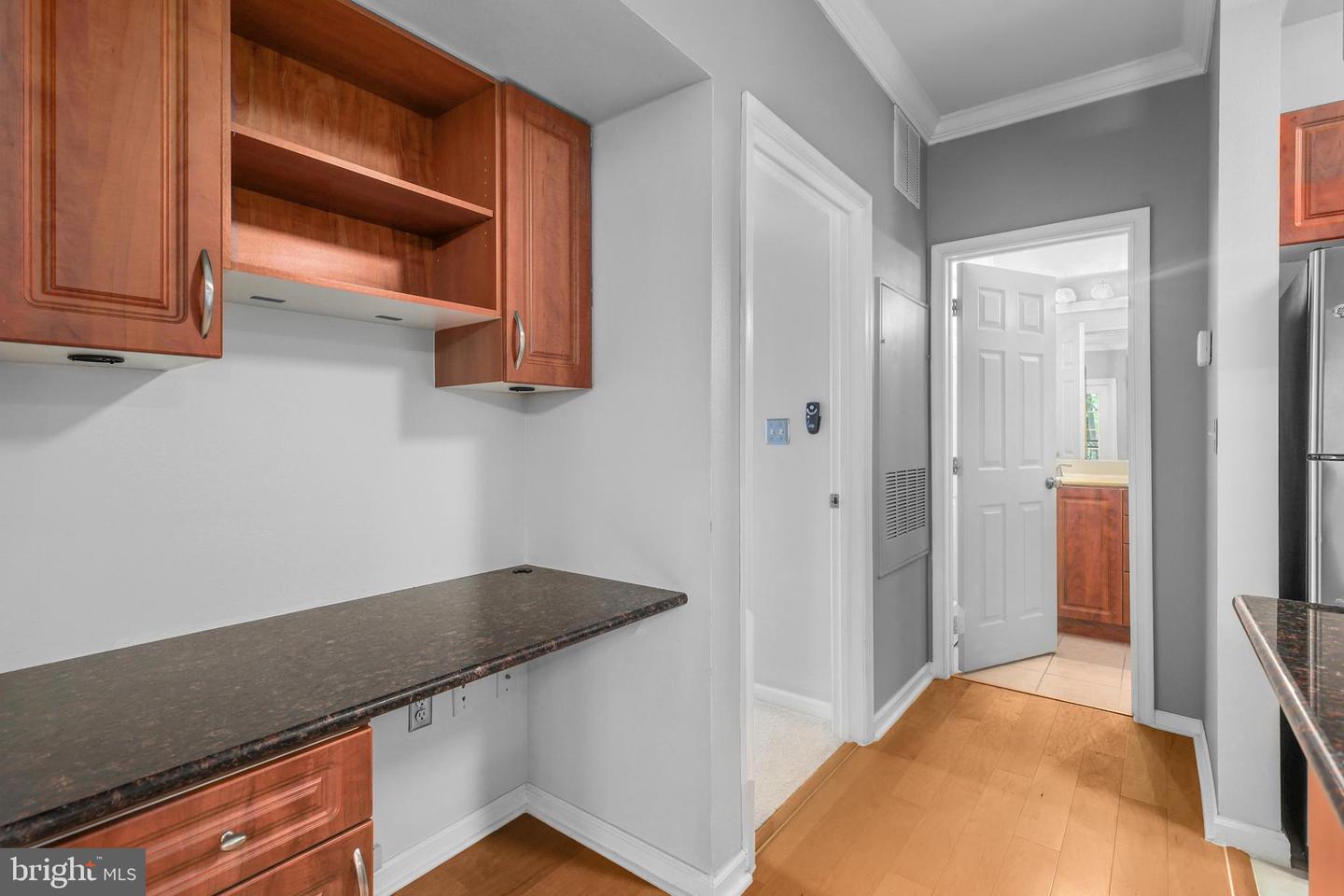 12108 GARDEN GROVE CIR #203, FAIRFAX, Virginia 22030, 1 Bedroom Bedrooms, ,1 BathroomBathrooms,Residential,For sale,12108 GARDEN GROVE CIR #203,VAFX2255998 MLS # VAFX2255998