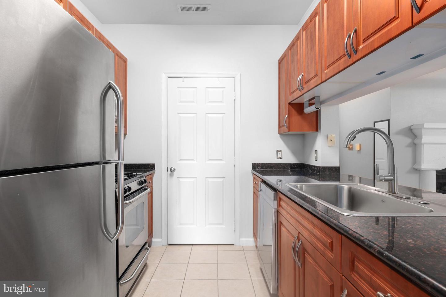 12108 GARDEN GROVE CIR #203, FAIRFAX, Virginia 22030, 1 Bedroom Bedrooms, ,1 BathroomBathrooms,Residential,For sale,12108 GARDEN GROVE CIR #203,VAFX2255998 MLS # VAFX2255998