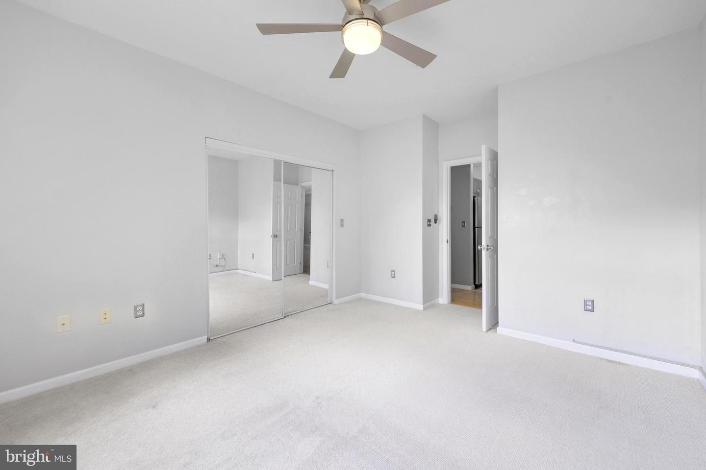 12108 GARDEN GROVE CIR #203, FAIRFAX, Virginia 22030, 1 Bedroom Bedrooms, ,1 BathroomBathrooms,Residential,For sale,12108 GARDEN GROVE CIR #203,VAFX2255998 MLS # VAFX2255998