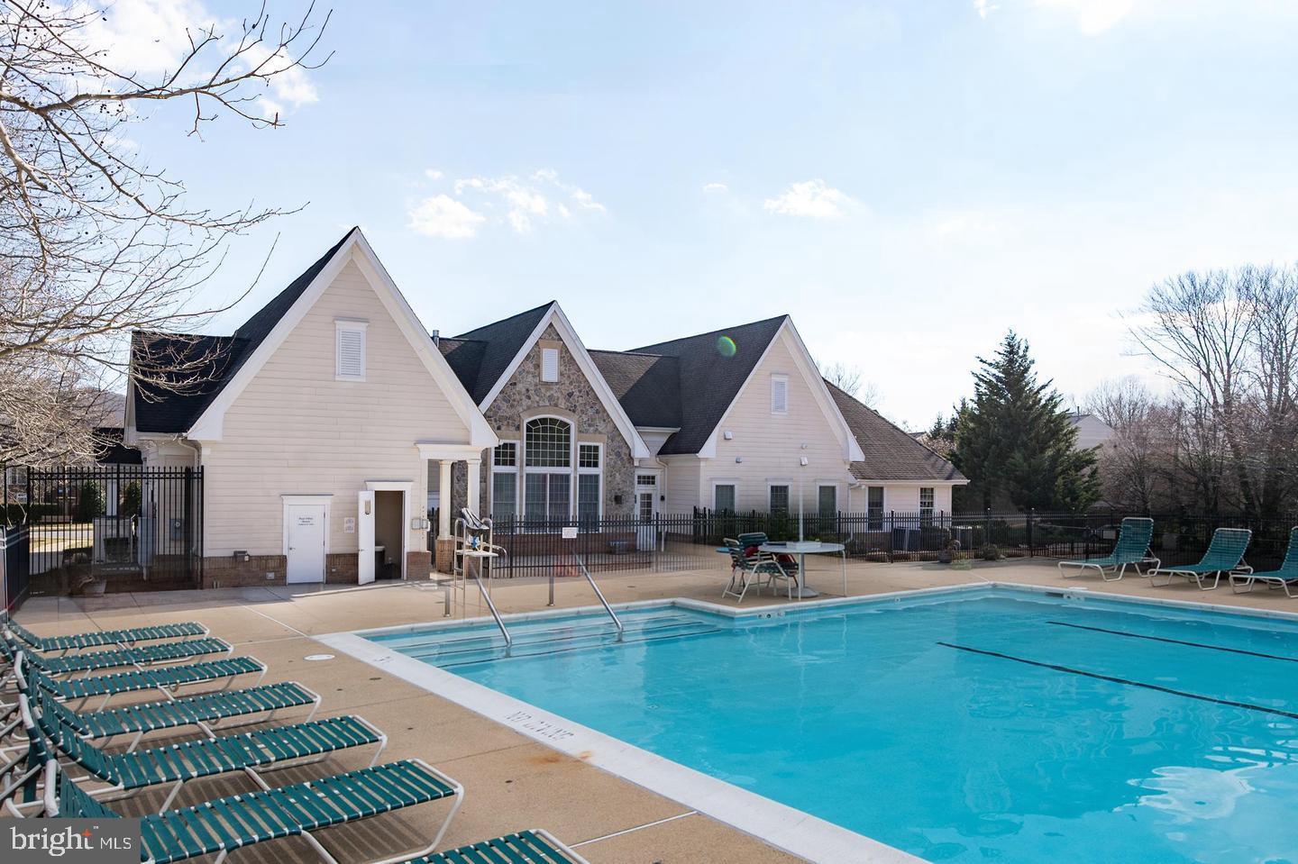 12108 GARDEN GROVE CIR #203, FAIRFAX, Virginia 22030, 1 Bedroom Bedrooms, ,1 BathroomBathrooms,Residential,For sale,12108 GARDEN GROVE CIR #203,VAFX2255998 MLS # VAFX2255998