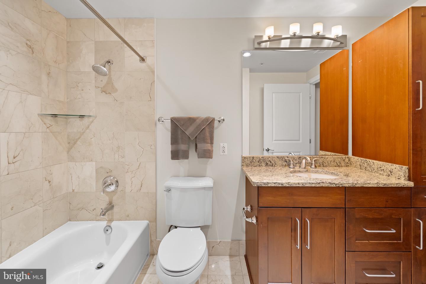 8220 CRESTWOOD HEIGHTS DR #213, MCLEAN, Virginia 22102, 1 Bedroom Bedrooms, ,1 BathroomBathrooms,Residential,For sale,8220 CRESTWOOD HEIGHTS DR #213,VAFX2256032 MLS # VAFX2256032