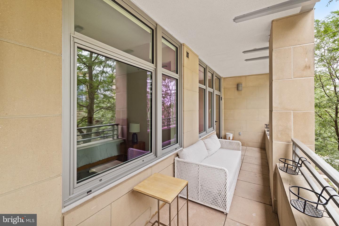 8220 CRESTWOOD HEIGHTS DR #213, MCLEAN, Virginia 22102, 1 Bedroom Bedrooms, ,1 BathroomBathrooms,Residential,For sale,8220 CRESTWOOD HEIGHTS DR #213,VAFX2256032 MLS # VAFX2256032