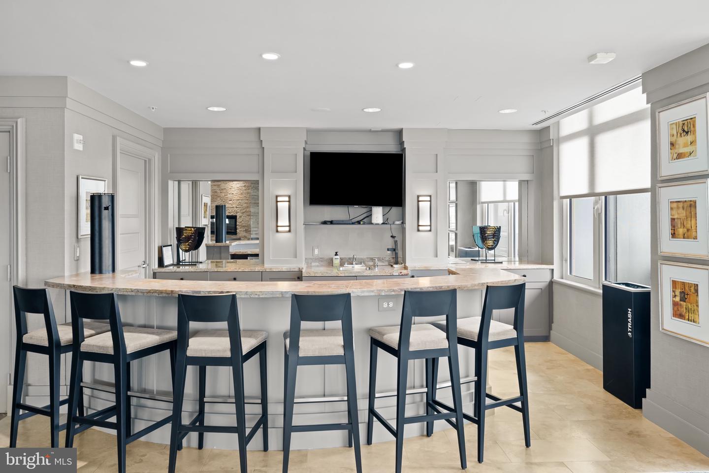 8220 CRESTWOOD HEIGHTS DR #213, MCLEAN, Virginia 22102, 1 Bedroom Bedrooms, ,1 BathroomBathrooms,Residential,For sale,8220 CRESTWOOD HEIGHTS DR #213,VAFX2256032 MLS # VAFX2256032