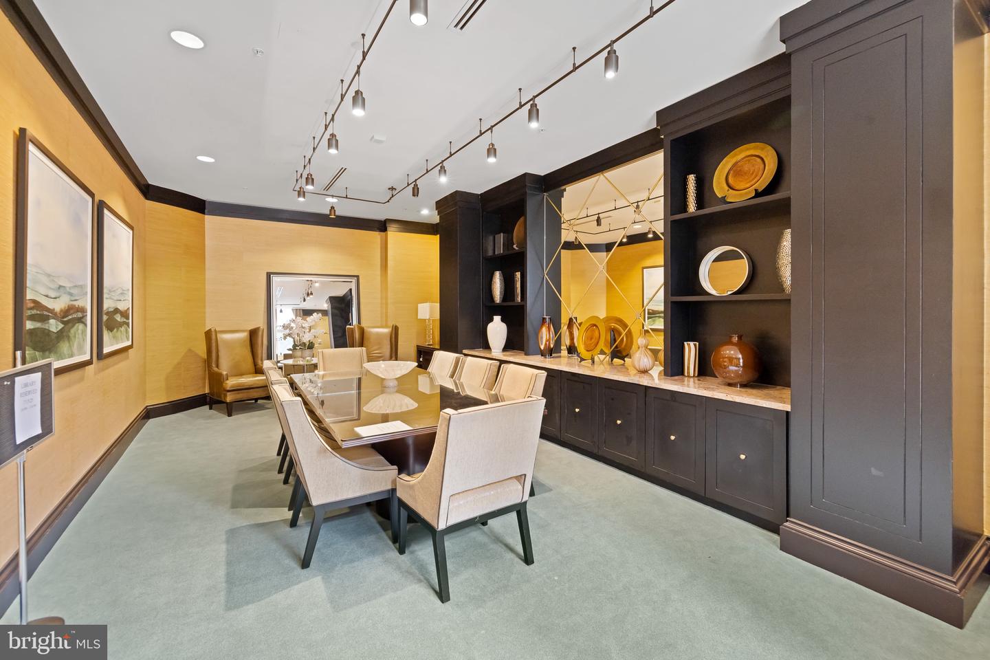8220 CRESTWOOD HEIGHTS DR #213, MCLEAN, Virginia 22102, 1 Bedroom Bedrooms, ,1 BathroomBathrooms,Residential,For sale,8220 CRESTWOOD HEIGHTS DR #213,VAFX2256032 MLS # VAFX2256032