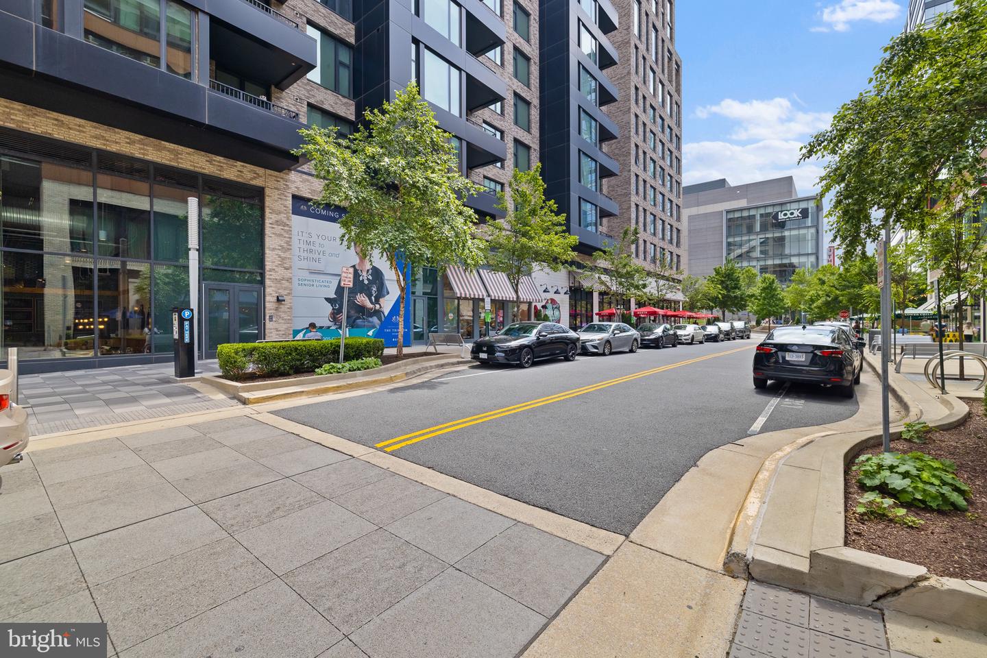 8220 CRESTWOOD HEIGHTS DR #213, MCLEAN, Virginia 22102, 1 Bedroom Bedrooms, ,1 BathroomBathrooms,Residential,For sale,8220 CRESTWOOD HEIGHTS DR #213,VAFX2256032 MLS # VAFX2256032