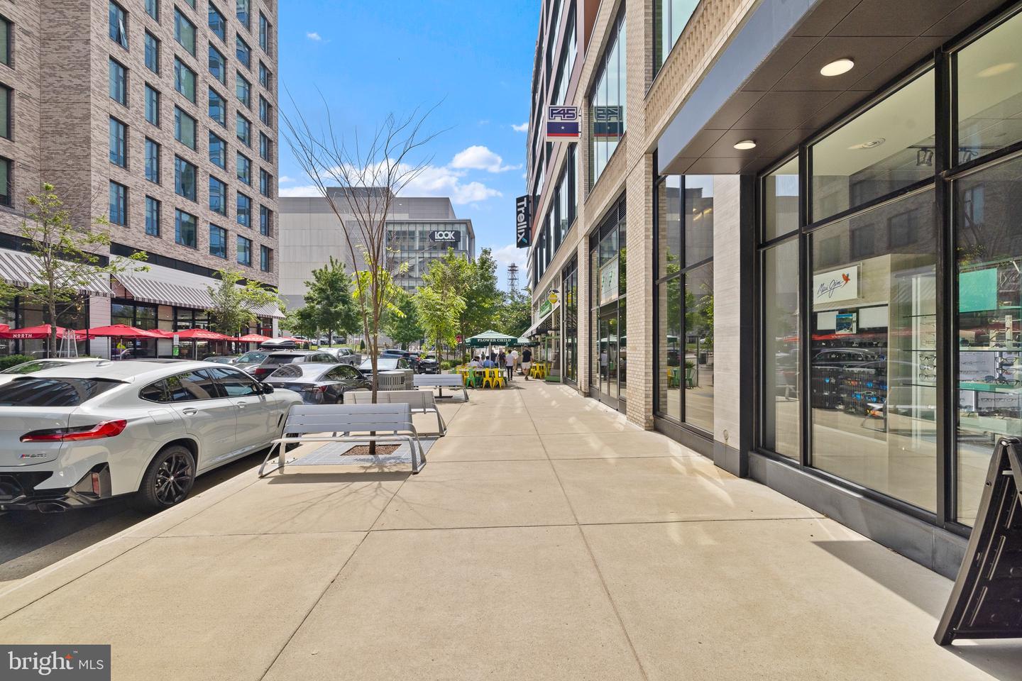 8220 CRESTWOOD HEIGHTS DR #213, MCLEAN, Virginia 22102, 1 Bedroom Bedrooms, ,1 BathroomBathrooms,Residential,For sale,8220 CRESTWOOD HEIGHTS DR #213,VAFX2256032 MLS # VAFX2256032