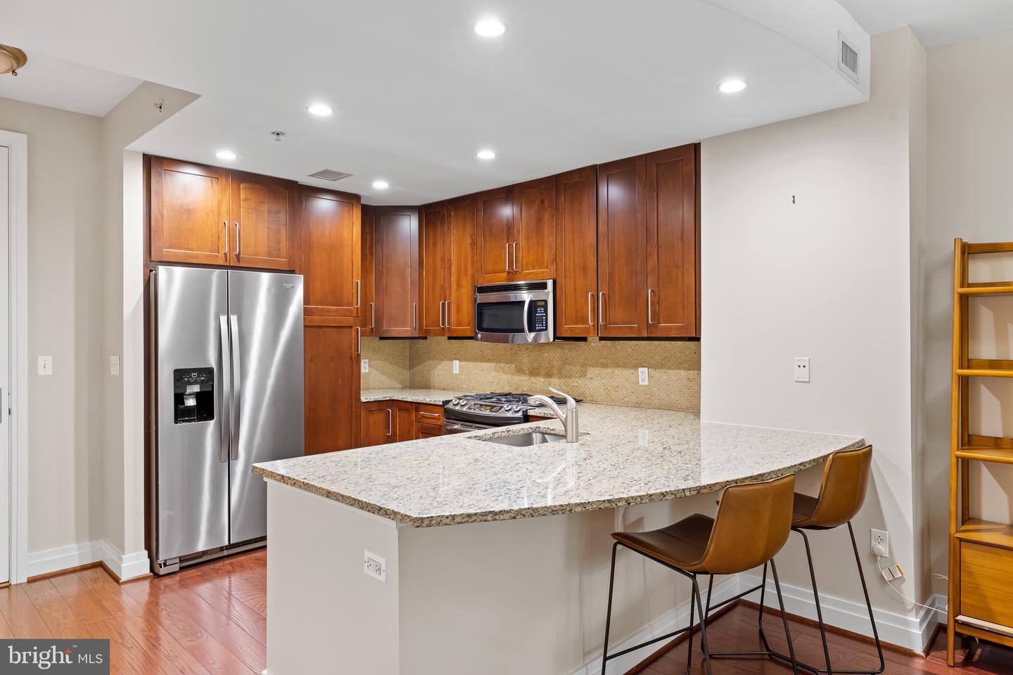 8220 CRESTWOOD HEIGHTS DR #213, MCLEAN, Virginia 22102, 1 Bedroom Bedrooms, ,1 BathroomBathrooms,Residential,For sale,8220 CRESTWOOD HEIGHTS DR #213,VAFX2256032 MLS # VAFX2256032