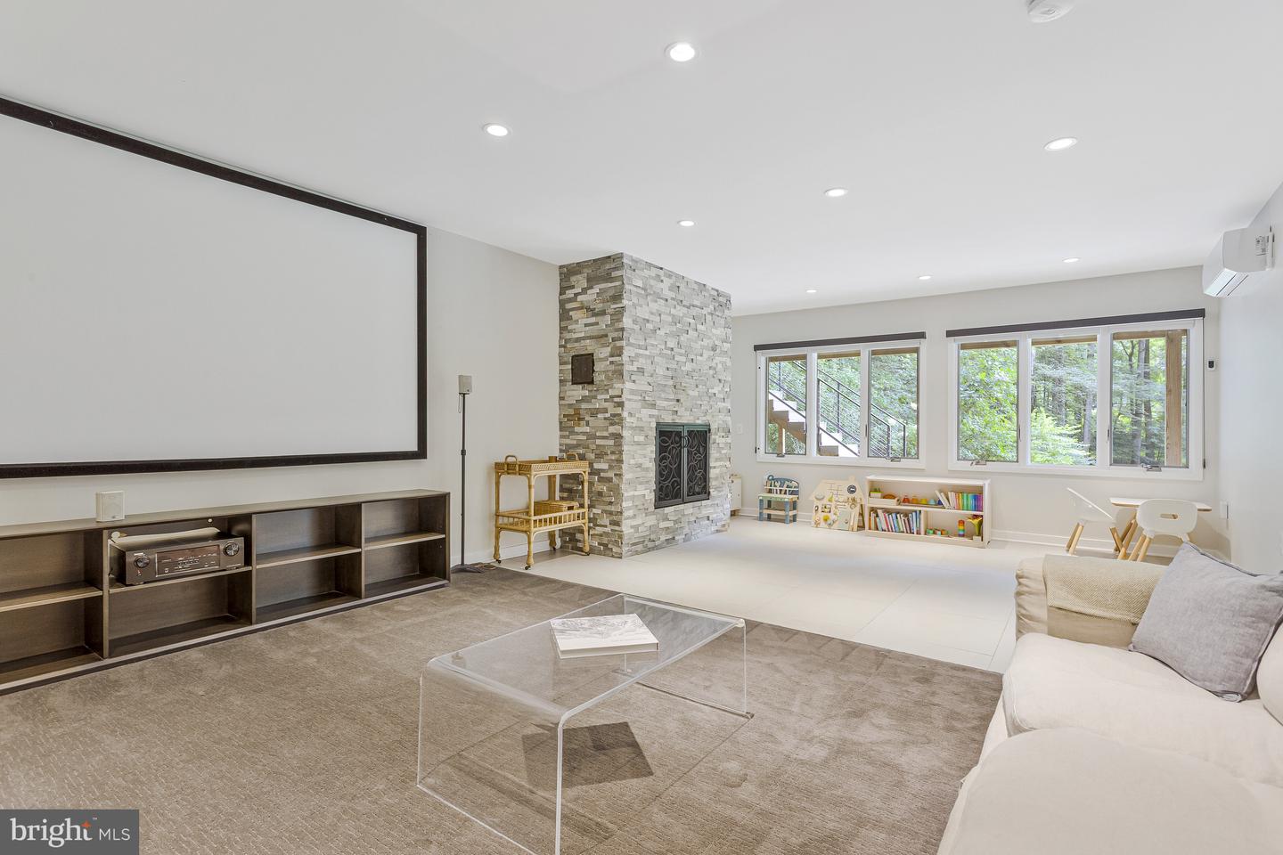 718 SPRINGVALE RD, GREAT FALLS, Virginia 22066, 4 Bedrooms Bedrooms, ,3 BathroomsBathrooms,Residential,For sale,718 SPRINGVALE RD,VAFX2256140 MLS # VAFX2256140