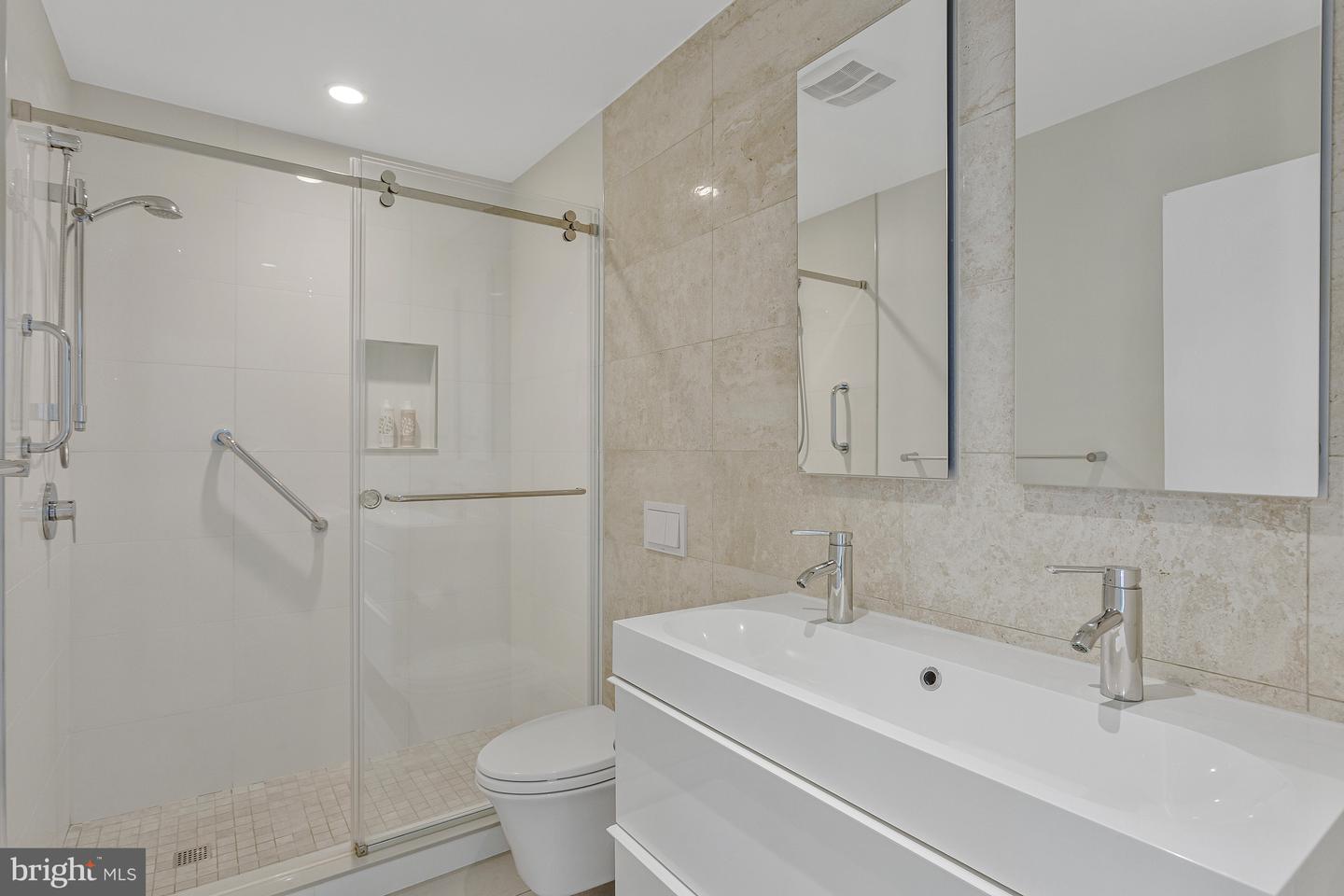 718 SPRINGVALE RD, GREAT FALLS, Virginia 22066, 4 Bedrooms Bedrooms, ,3 BathroomsBathrooms,Residential,For sale,718 SPRINGVALE RD,VAFX2256140 MLS # VAFX2256140