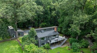 718 SPRINGVALE RD, GREAT FALLS, Virginia 22066, 4 Bedrooms Bedrooms, ,3 BathroomsBathrooms,Residential,For sale,718 SPRINGVALE RD,VAFX2256140 MLS # VAFX2256140