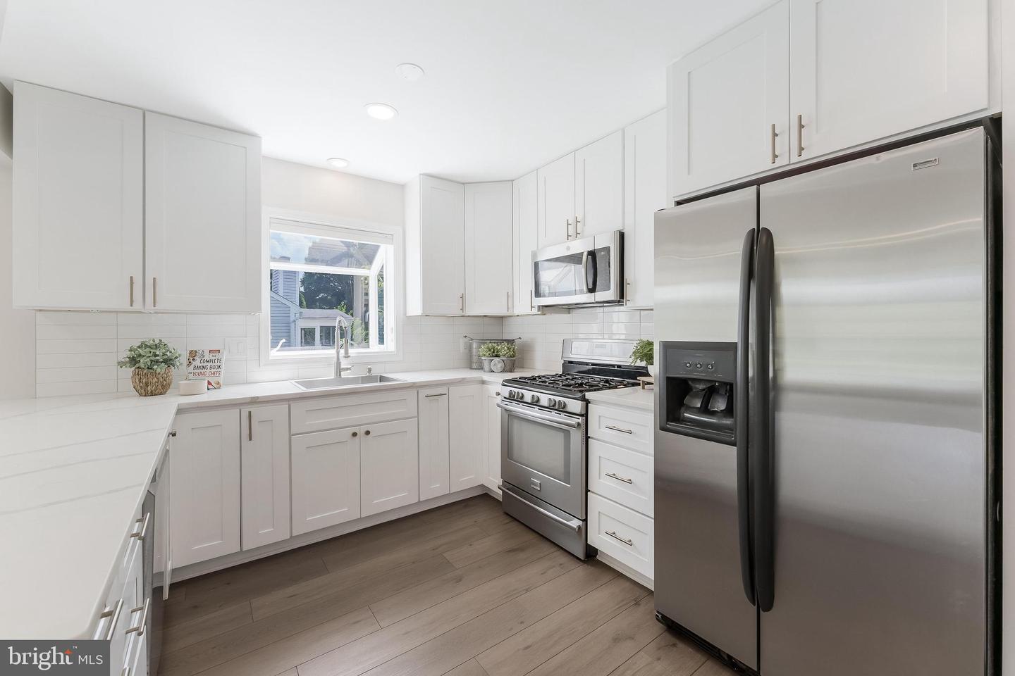 3436 HIDDEN MEADOW DR, FAIRFAX, Virginia 22033, 4 Bedrooms Bedrooms, 16 Rooms Rooms,3 BathroomsBathrooms,Residential,For sale,3436 HIDDEN MEADOW DR,VAFX2256220 MLS # VAFX2256220