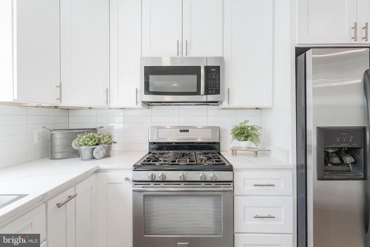 3436 HIDDEN MEADOW DR, FAIRFAX, Virginia 22033, 4 Bedrooms Bedrooms, 16 Rooms Rooms,3 BathroomsBathrooms,Residential,For sale,3436 HIDDEN MEADOW DR,VAFX2256220 MLS # VAFX2256220