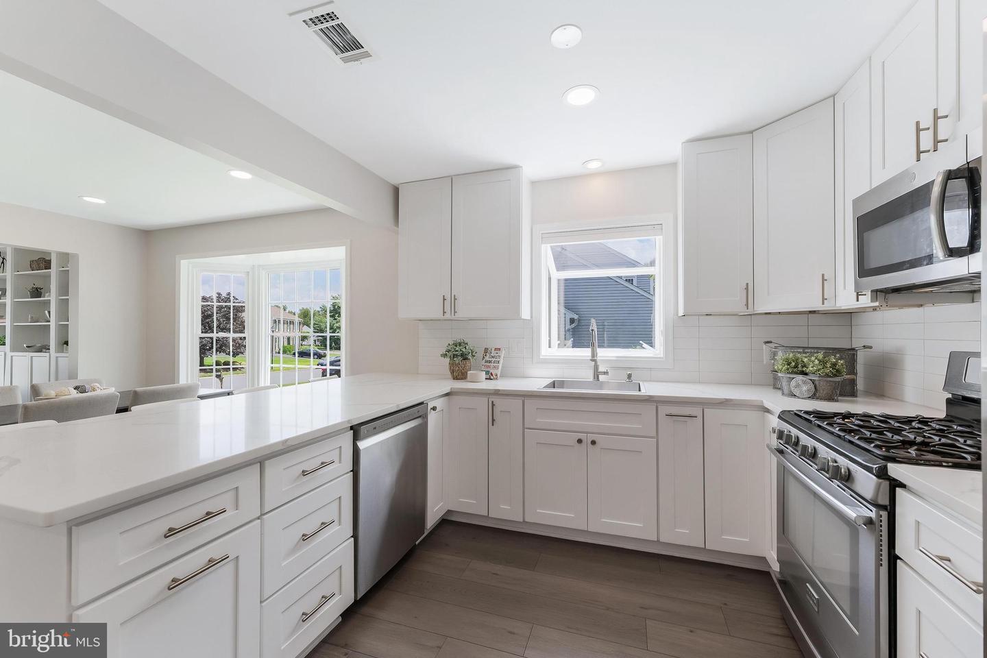 3436 HIDDEN MEADOW DR, FAIRFAX, Virginia 22033, 4 Bedrooms Bedrooms, 16 Rooms Rooms,3 BathroomsBathrooms,Residential,For sale,3436 HIDDEN MEADOW DR,VAFX2256220 MLS # VAFX2256220