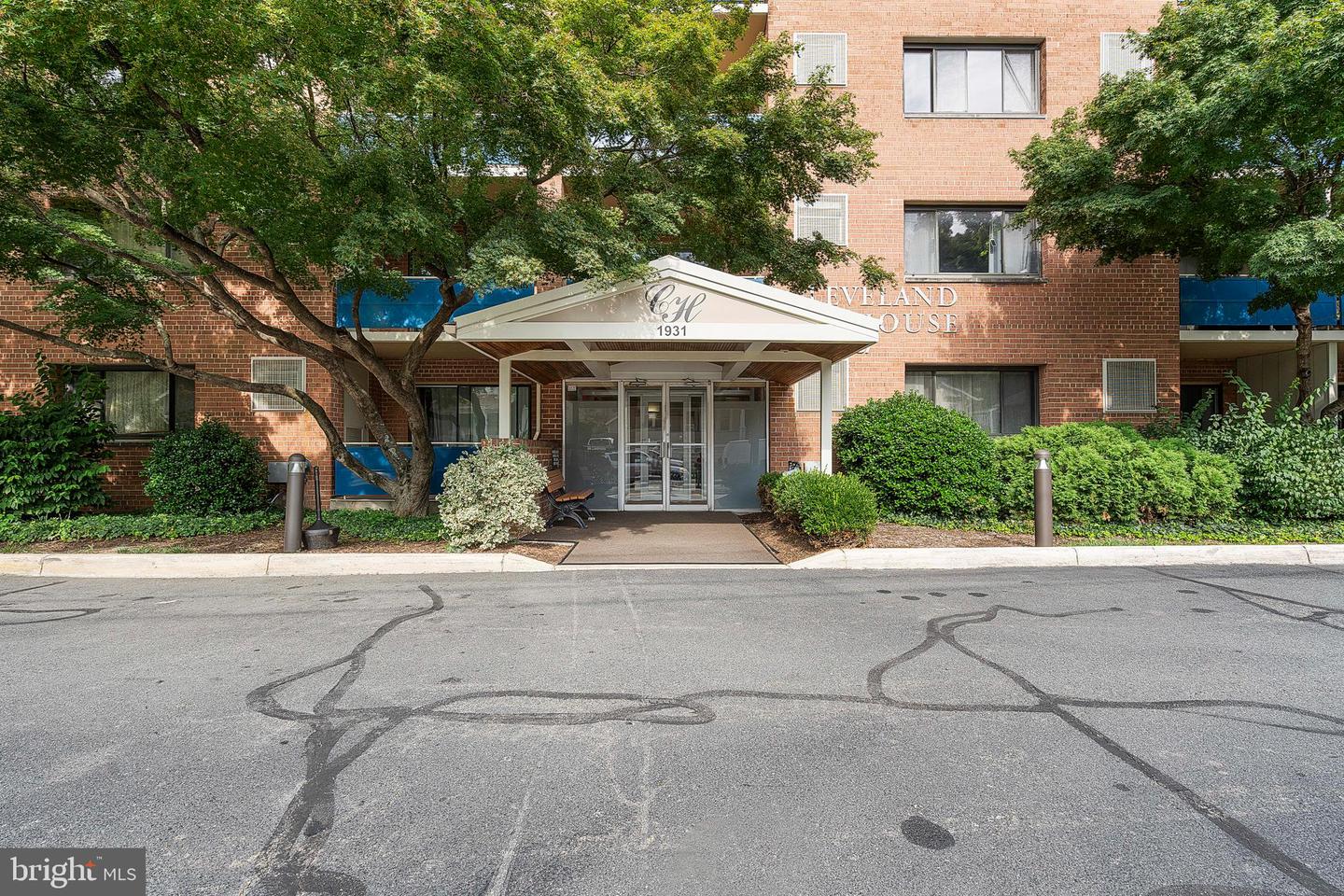 1931 N CLEVELAND ST #207, ARLINGTON, Virginia 22201, 2 Bedrooms Bedrooms, ,1 BathroomBathrooms,Residential,For sale,1931 N CLEVELAND ST #207,VAAR2060888 MLS # VAAR2060888