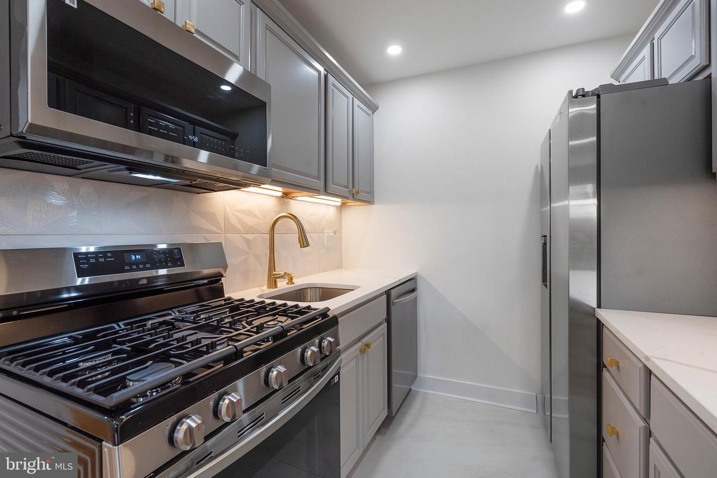 1931 N CLEVELAND ST #207, ARLINGTON, Virginia 22201, 2 Bedrooms Bedrooms, ,1 BathroomBathrooms,Residential,For sale,1931 N CLEVELAND ST #207,VAAR2060888 MLS # VAAR2060888