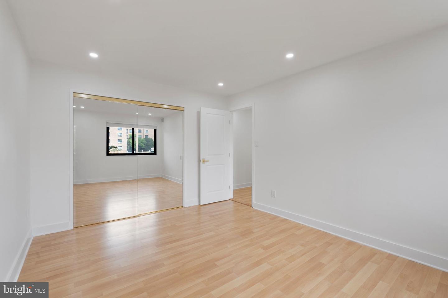 1931 N CLEVELAND ST #207, ARLINGTON, Virginia 22201, 2 Bedrooms Bedrooms, ,1 BathroomBathrooms,Residential,For sale,1931 N CLEVELAND ST #207,VAAR2060888 MLS # VAAR2060888