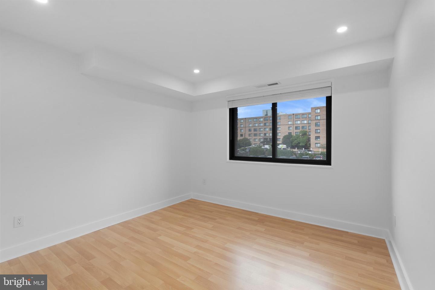1931 N CLEVELAND ST #207, ARLINGTON, Virginia 22201, 2 Bedrooms Bedrooms, ,1 BathroomBathrooms,Residential,For sale,1931 N CLEVELAND ST #207,VAAR2060888 MLS # VAAR2060888