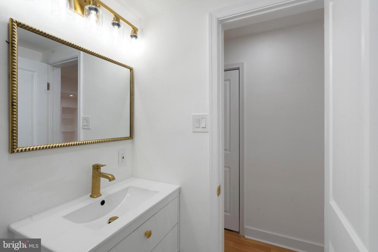 1931 N CLEVELAND ST #207, ARLINGTON, Virginia 22201, 2 Bedrooms Bedrooms, ,1 BathroomBathrooms,Residential,For sale,1931 N CLEVELAND ST #207,VAAR2060888 MLS # VAAR2060888