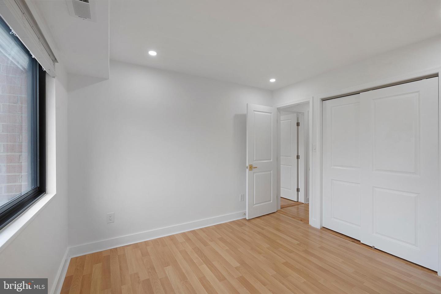 1931 N CLEVELAND ST #207, ARLINGTON, Virginia 22201, 2 Bedrooms Bedrooms, ,1 BathroomBathrooms,Residential,For sale,1931 N CLEVELAND ST #207,VAAR2060888 MLS # VAAR2060888