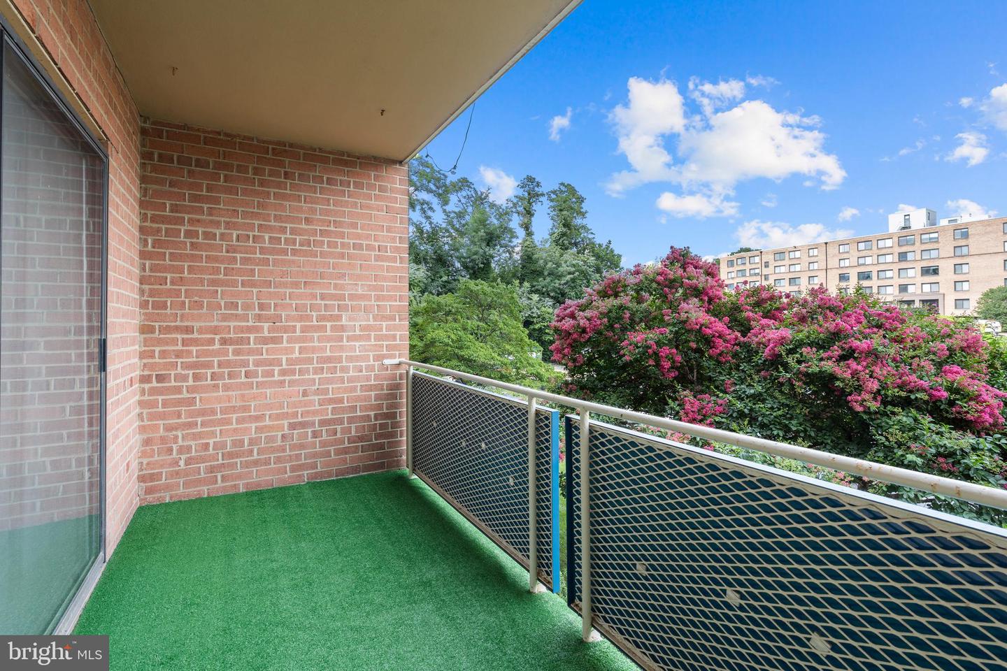1931 N CLEVELAND ST #207, ARLINGTON, Virginia 22201, 2 Bedrooms Bedrooms, ,1 BathroomBathrooms,Residential,For sale,1931 N CLEVELAND ST #207,VAAR2060888 MLS # VAAR2060888