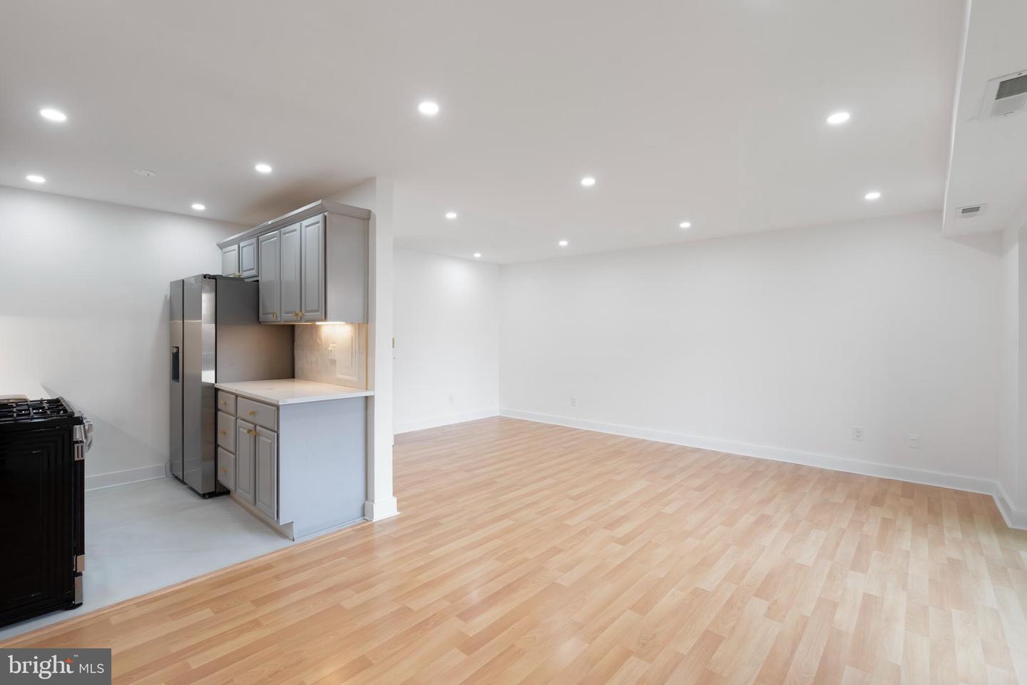1931 N CLEVELAND ST #207, ARLINGTON, Virginia 22201, 2 Bedrooms Bedrooms, ,1 BathroomBathrooms,Residential,For sale,1931 N CLEVELAND ST #207,VAAR2060888 MLS # VAAR2060888