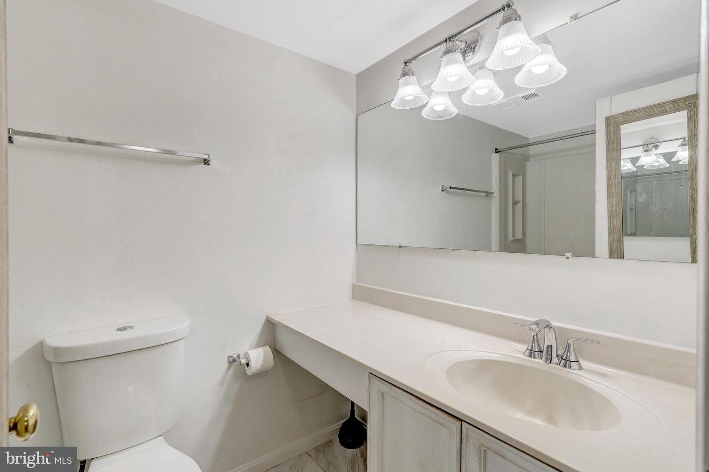 5942 COVE LANDING RD #303, BURKE, Virginia 22015, 2 Bedrooms Bedrooms, ,2 BathroomsBathrooms,Residential,For sale,5942 COVE LANDING RD #303,VAFX2256588 MLS # VAFX2256588