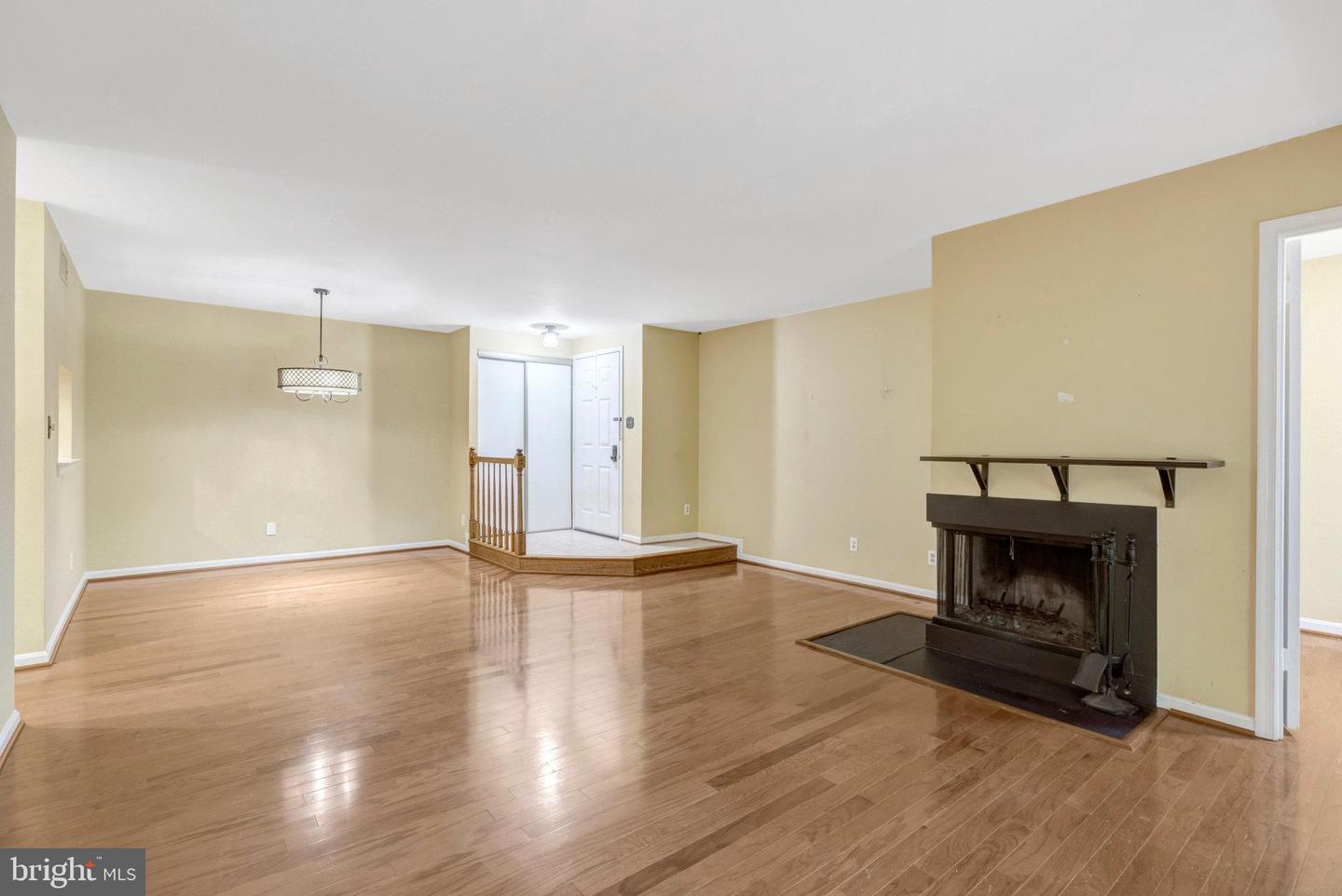 5942 COVE LANDING RD #303, BURKE, Virginia 22015, 2 Bedrooms Bedrooms, ,2 BathroomsBathrooms,Residential,For sale,5942 COVE LANDING RD #303,VAFX2256588 MLS # VAFX2256588