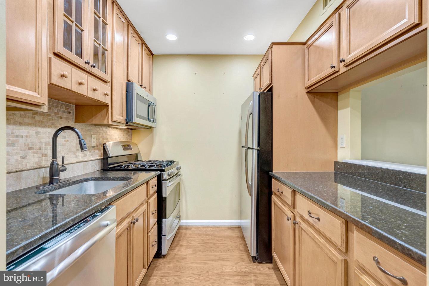5942 COVE LANDING RD #303, BURKE, Virginia 22015, 2 Bedrooms Bedrooms, ,2 BathroomsBathrooms,Residential,For sale,5942 COVE LANDING RD #303,VAFX2256588 MLS # VAFX2256588