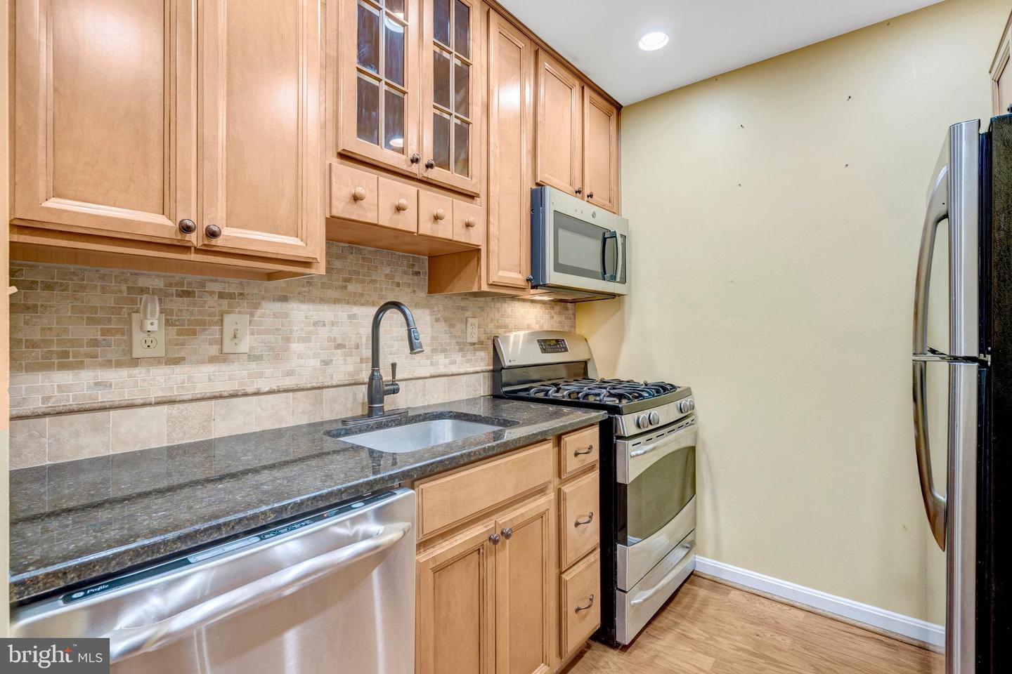 5942 COVE LANDING RD #303, BURKE, Virginia 22015, 2 Bedrooms Bedrooms, ,2 BathroomsBathrooms,Residential,For sale,5942 COVE LANDING RD #303,VAFX2256588 MLS # VAFX2256588