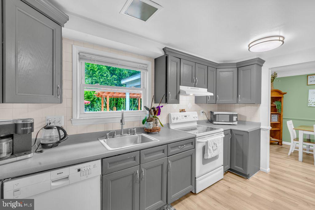 1112 E MAPLE AVE, STERLING, Virginia 20164, 4 Bedrooms Bedrooms, ,2 BathroomsBathrooms,Residential,For sale,1112 E MAPLE AVE,VALO2102852 MLS # VALO2102852