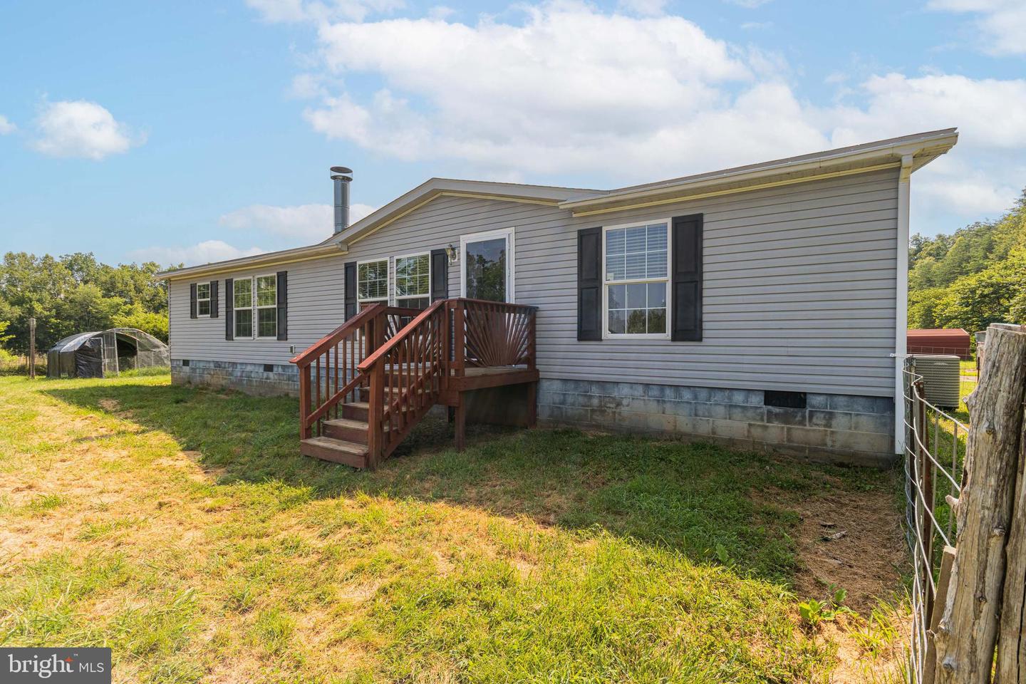 2 PADDOCK LN, FREDERICKSBURG, Virginia 22406, 3 Bedrooms Bedrooms, ,2 BathroomsBathrooms,Residential,For sale,2 PADDOCK LN,VAST2041018 MLS # VAST2041018