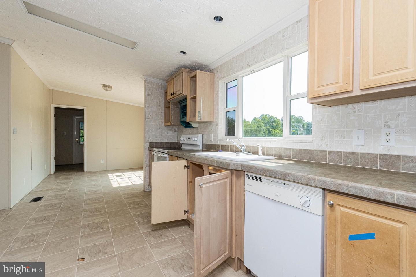 2 PADDOCK LN, FREDERICKSBURG, Virginia 22406, 3 Bedrooms Bedrooms, ,2 BathroomsBathrooms,Residential,For sale,2 PADDOCK LN,VAST2041018 MLS # VAST2041018