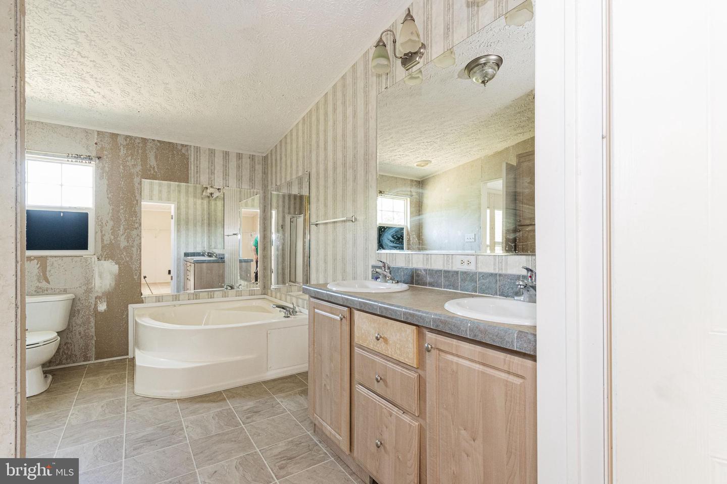 2 PADDOCK LN, FREDERICKSBURG, Virginia 22406, 3 Bedrooms Bedrooms, ,2 BathroomsBathrooms,Residential,For sale,2 PADDOCK LN,VAST2041018 MLS # VAST2041018