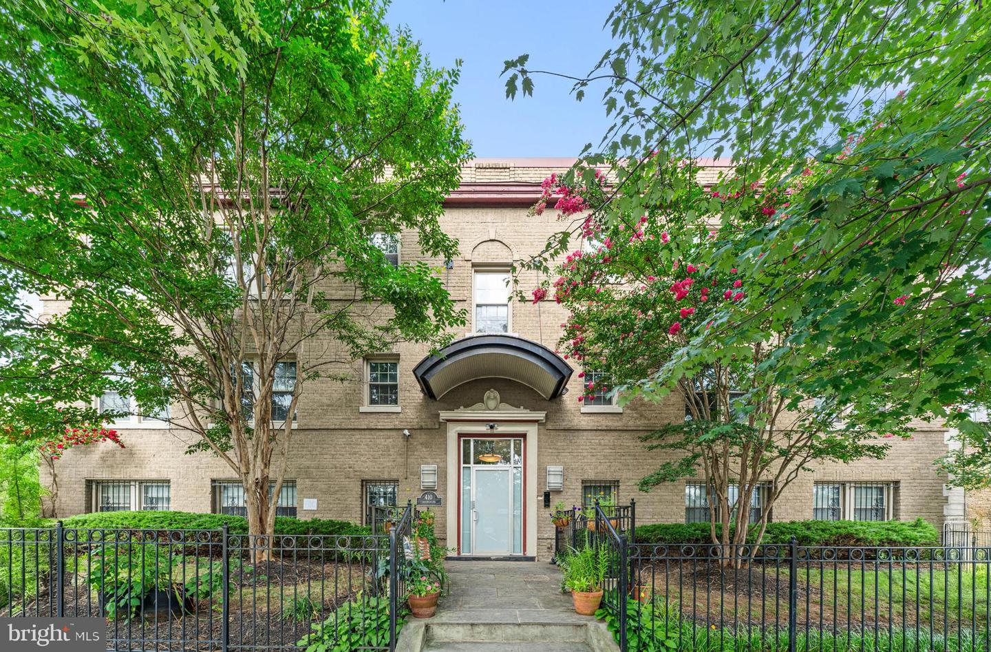 410 15TH ST NE #16, WASHINGTON, District Of Columbia 20002, 1 Bedroom Bedrooms, ,1 BathroomBathrooms,Residential,For sale,410 15TH ST NE #16,DCDC2211484 MLS # DCDC2211484