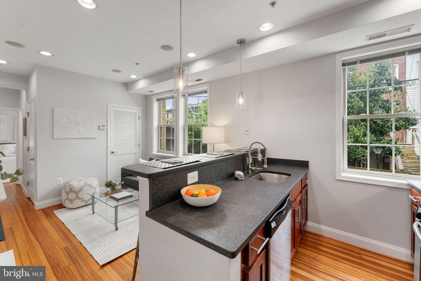 410 15TH ST NE #16, WASHINGTON, District Of Columbia 20002, 1 Bedroom Bedrooms, ,1 BathroomBathrooms,Residential,For sale,410 15TH ST NE #16,DCDC2211484 MLS # DCDC2211484