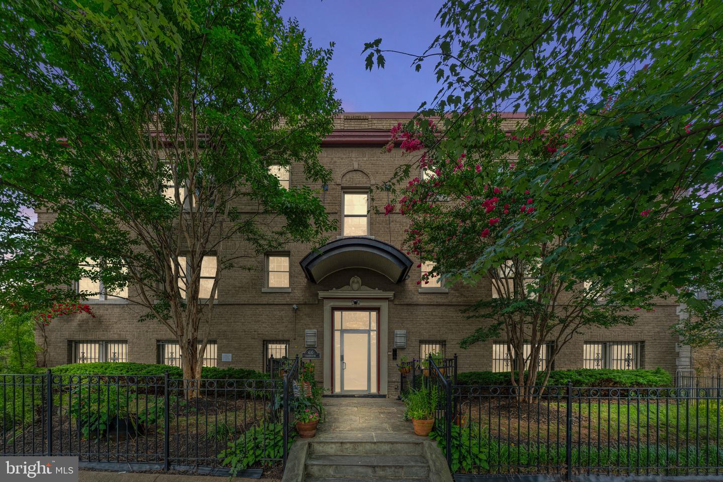 410 15TH ST NE #16, WASHINGTON, District Of Columbia 20002, 1 Bedroom Bedrooms, ,1 BathroomBathrooms,Residential,For sale,410 15TH ST NE #16,DCDC2211484 MLS # DCDC2211484