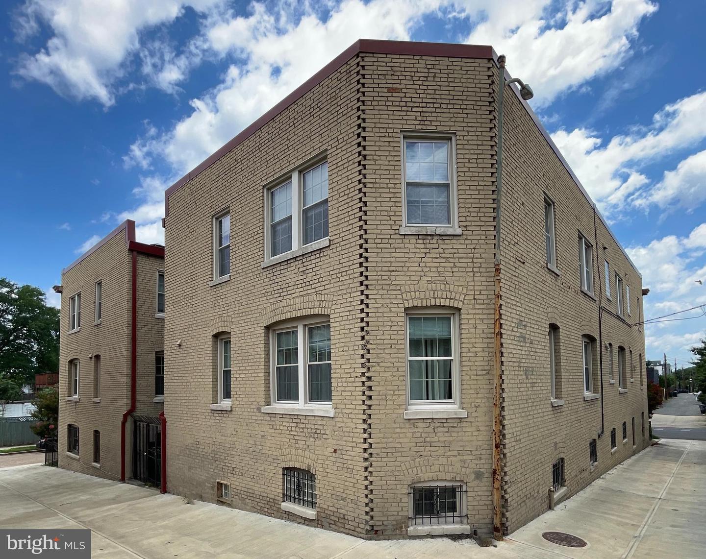 410 15TH ST NE #16, WASHINGTON, District Of Columbia 20002, 1 Bedroom Bedrooms, ,1 BathroomBathrooms,Residential,For sale,410 15TH ST NE #16,DCDC2211484 MLS # DCDC2211484