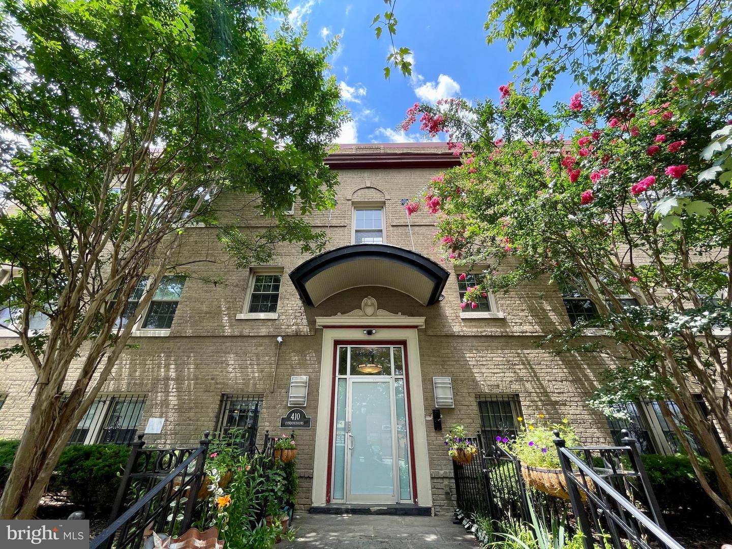 410 15TH ST NE #16, WASHINGTON, District Of Columbia 20002, 1 Bedroom Bedrooms, ,1 BathroomBathrooms,Residential,For sale,410 15TH ST NE #16,DCDC2211484 MLS # DCDC2211484