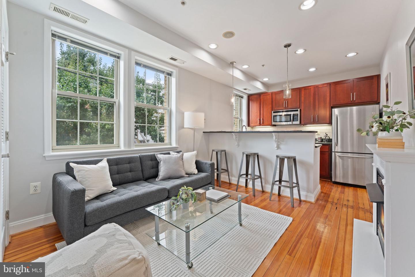 410 15TH ST NE #16, WASHINGTON, District Of Columbia 20002, 1 Bedroom Bedrooms, ,1 BathroomBathrooms,Residential,For sale,410 15TH ST NE #16,DCDC2211484 MLS # DCDC2211484