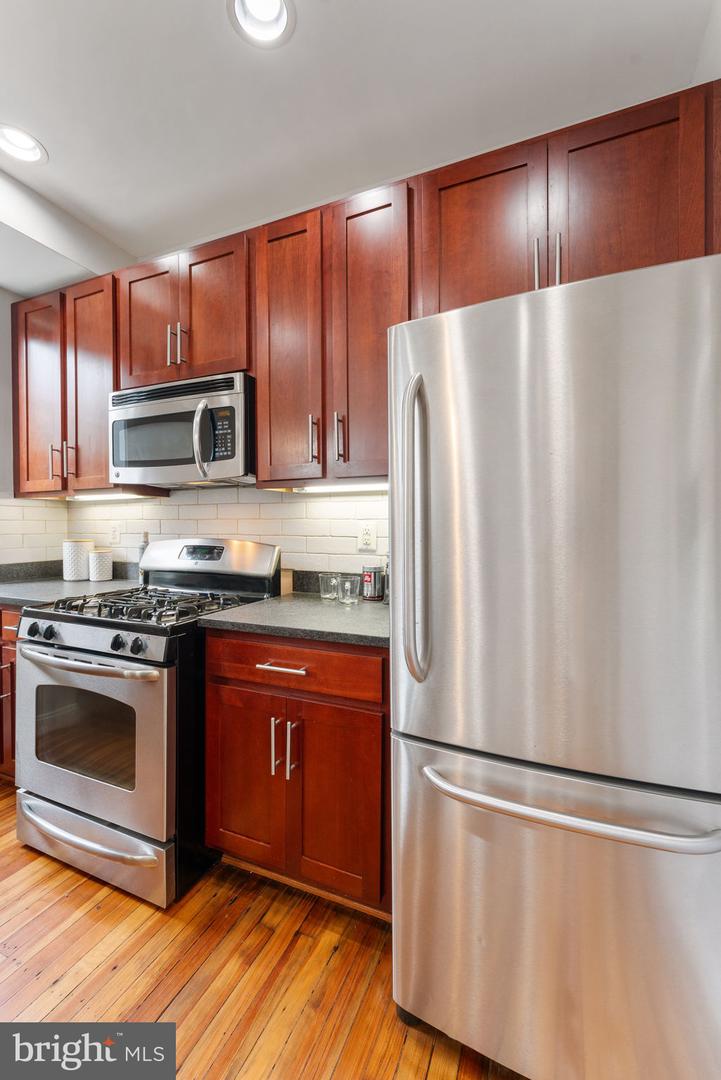 410 15TH ST NE #16, WASHINGTON, District Of Columbia 20002, 1 Bedroom Bedrooms, ,1 BathroomBathrooms,Residential,For sale,410 15TH ST NE #16,DCDC2211484 MLS # DCDC2211484