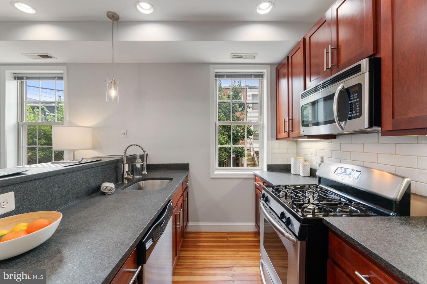 410 15TH ST NE #16, WASHINGTON, District Of Columbia 20002, 1 Bedroom Bedrooms, ,1 BathroomBathrooms,Residential,For sale,410 15TH ST NE #16,DCDC2211484 MLS # DCDC2211484