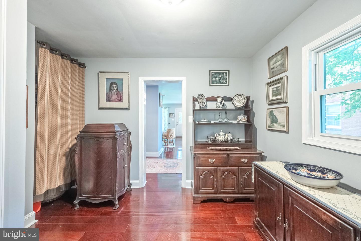214 LEWIS ST NW, VIENNA, Virginia 22180, 5 Bedrooms Bedrooms, ,3 BathroomsBathrooms,Residential,For sale,214 LEWIS ST NW,VAFX2256940 MLS # VAFX2256940