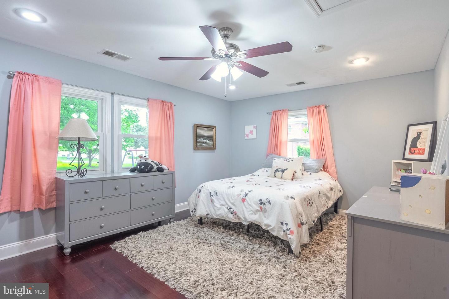 214 LEWIS ST NW, VIENNA, Virginia 22180, 5 Bedrooms Bedrooms, ,3 BathroomsBathrooms,Residential,For sale,214 LEWIS ST NW,VAFX2256940 MLS # VAFX2256940