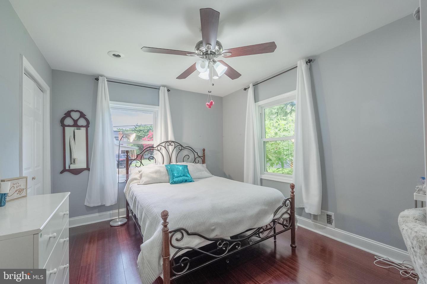 214 LEWIS ST NW, VIENNA, Virginia 22180, 5 Bedrooms Bedrooms, ,3 BathroomsBathrooms,Residential,For sale,214 LEWIS ST NW,VAFX2256940 MLS # VAFX2256940