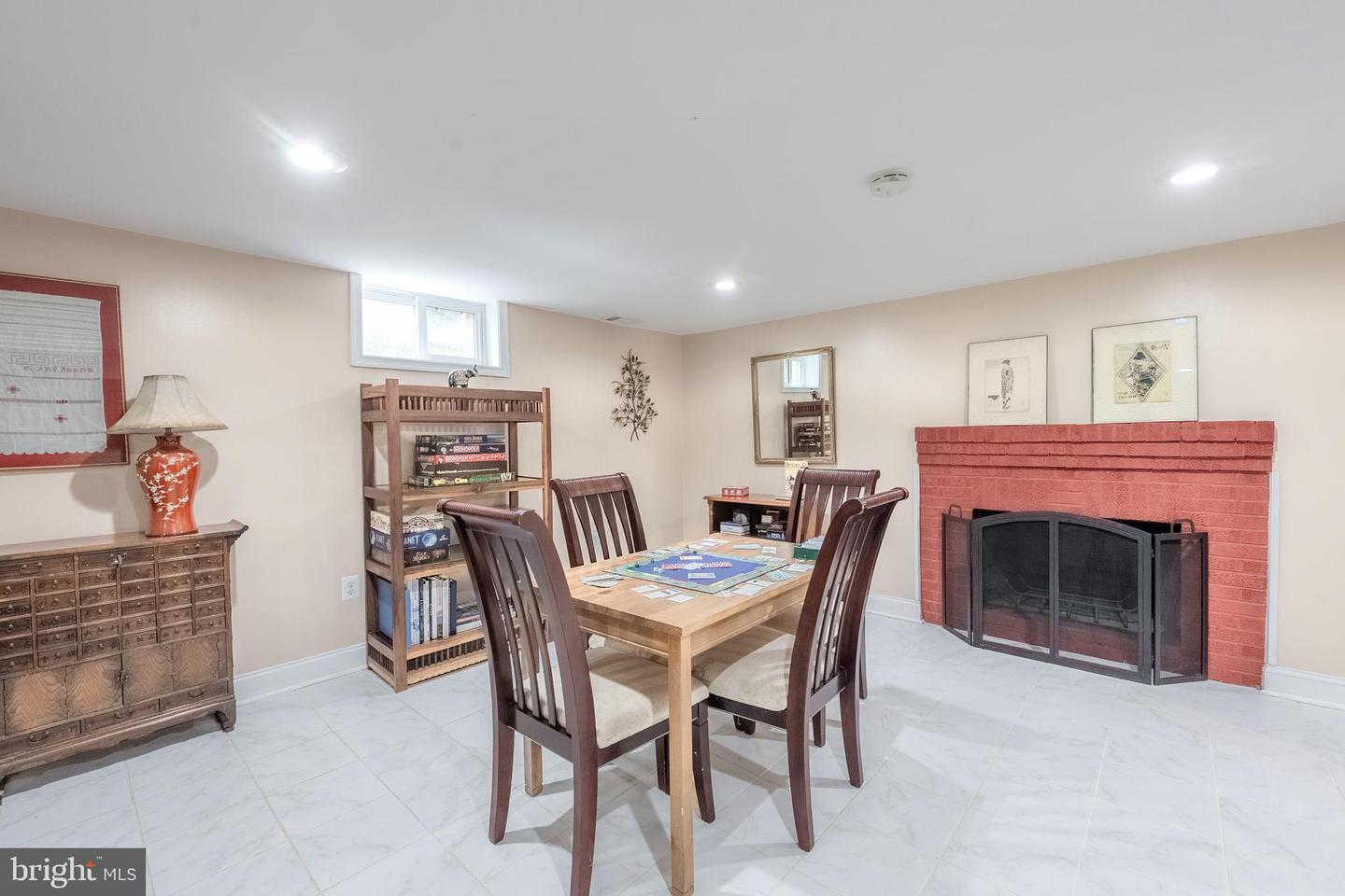 214 LEWIS ST NW, VIENNA, Virginia 22180, 5 Bedrooms Bedrooms, ,3 BathroomsBathrooms,Residential,For sale,214 LEWIS ST NW,VAFX2256940 MLS # VAFX2256940