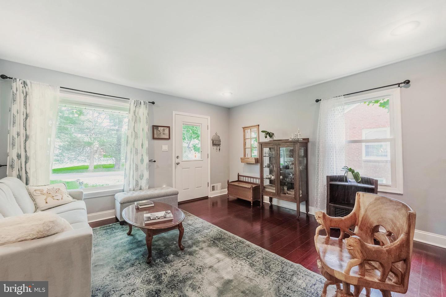 214 LEWIS ST NW, VIENNA, Virginia 22180, 5 Bedrooms Bedrooms, ,3 BathroomsBathrooms,Residential,For sale,214 LEWIS ST NW,VAFX2256940 MLS # VAFX2256940